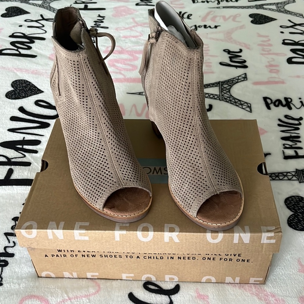 Ladies Toms Majorca Peep Toe Stucco Suede size 7